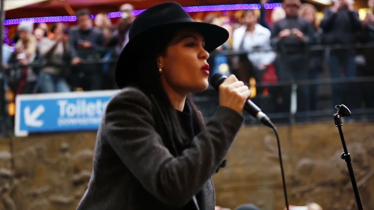 Jessie J - Price Tag (Acoustic in Camden) | Transmitter Live