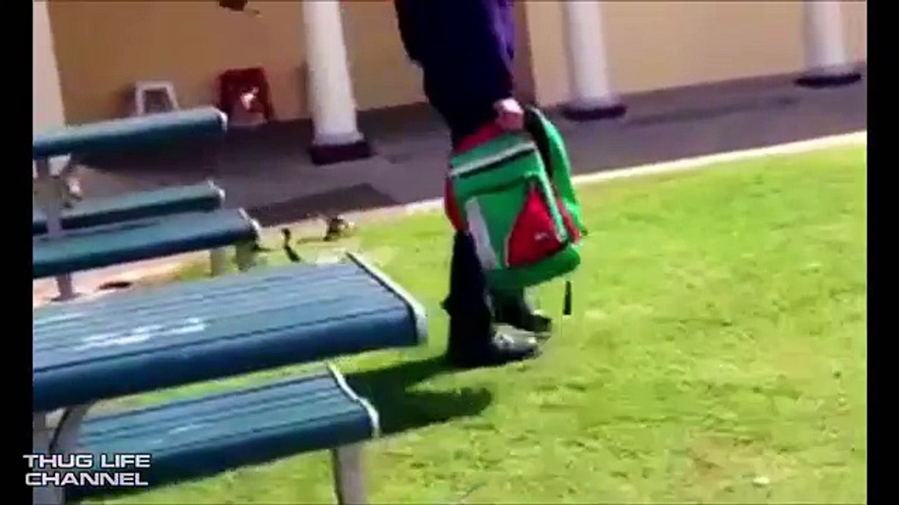 Thug Life OLD MAN VS SNAKE