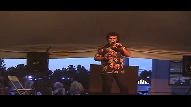 Bill J Brooks sings Kentucky Rain at Elvis Week Elvis Presley song 2006 video