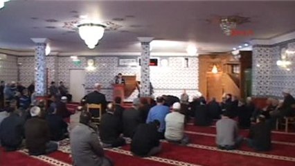 Alman Belediye Başkanı El Açıp Dua Etti