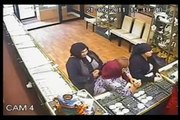 سرقة مجوهرات بكل جراءة
