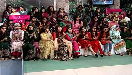 Descargar video: Saba Qamar Mimicry Of Pakistan Actress And Politicians In Live Show