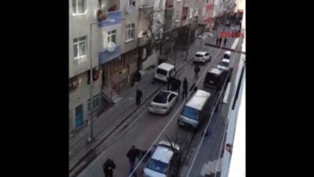 Polis, Araçtan İnip Kaçmak İsteyen Şüpheliyi Bacağından Vurdu