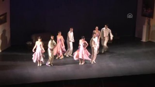 Lüküs Hayat Müzikali Sahnelendi