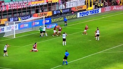 Milan venció 2-0 al Cesena y se recupera en la Serie A (VIDEO)