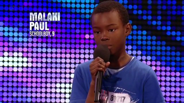 мальчик расплакался, но допел песню! очень красиво! смотреть до конца!