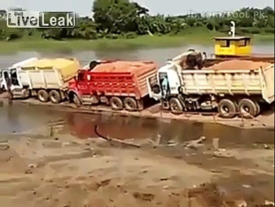اف توبہ - بیچاروں کے ٹرکوں کیساتھ کیا ہوا دیکھیں
