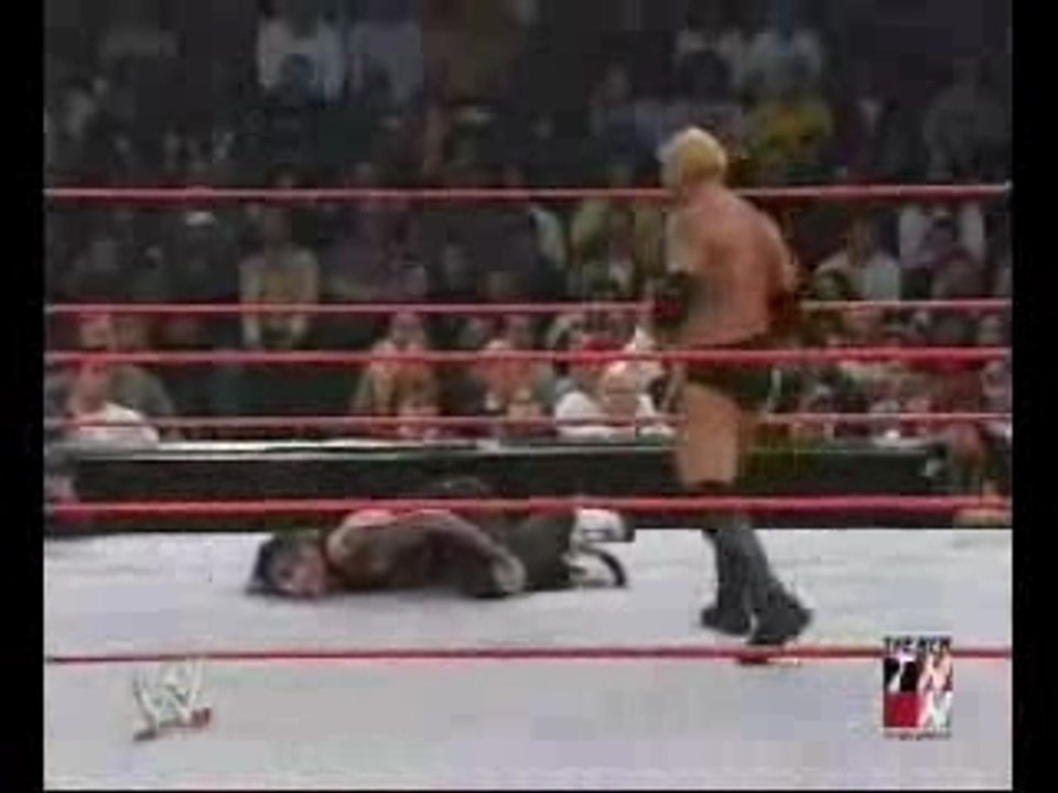 WWE -  Raw - Jeff Hardy VS Raven