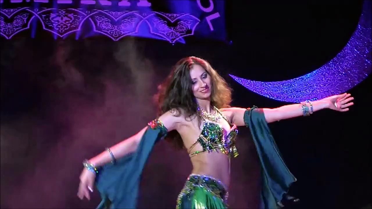 Belly dance by Oksana Makarenko - Oriental dance school of Amira Abdi