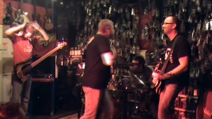 cover trust en concert a la mouffe