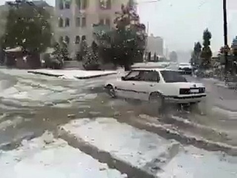 ان لم تضحك فإعلم ان الشوفير قد منعك