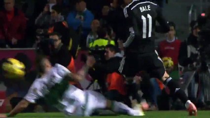 Niguez effectue un tacle horrible sur Gareth Bale !