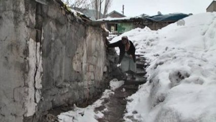 Engelli Kızıyla Yaşam Mücadelesi Veriyor