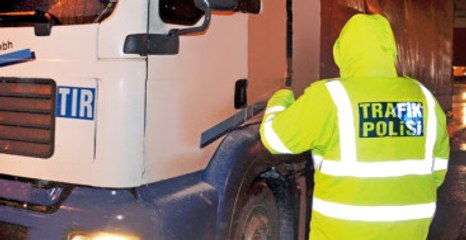 Polisin Yakaladığı Rüşvet Alan Polislere 10 Ay Ceza