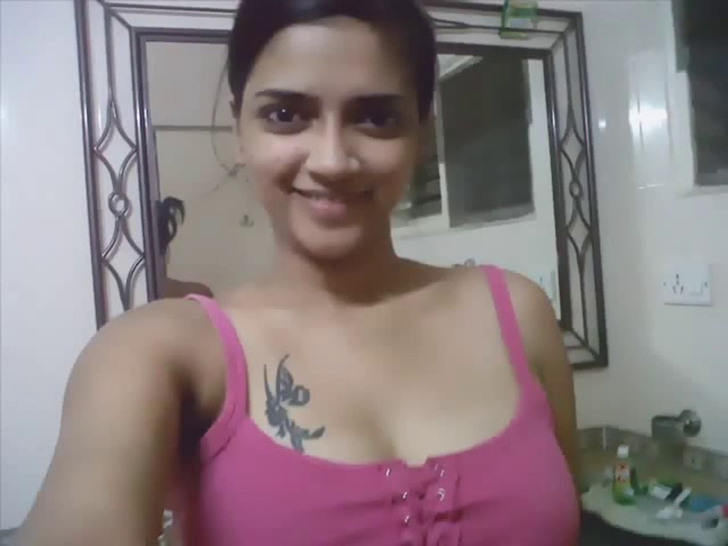 Tamil Actress Sex Leaked - Tamil Actress Vasundhara Leaked Selfie Pictures - video Dailymotion
