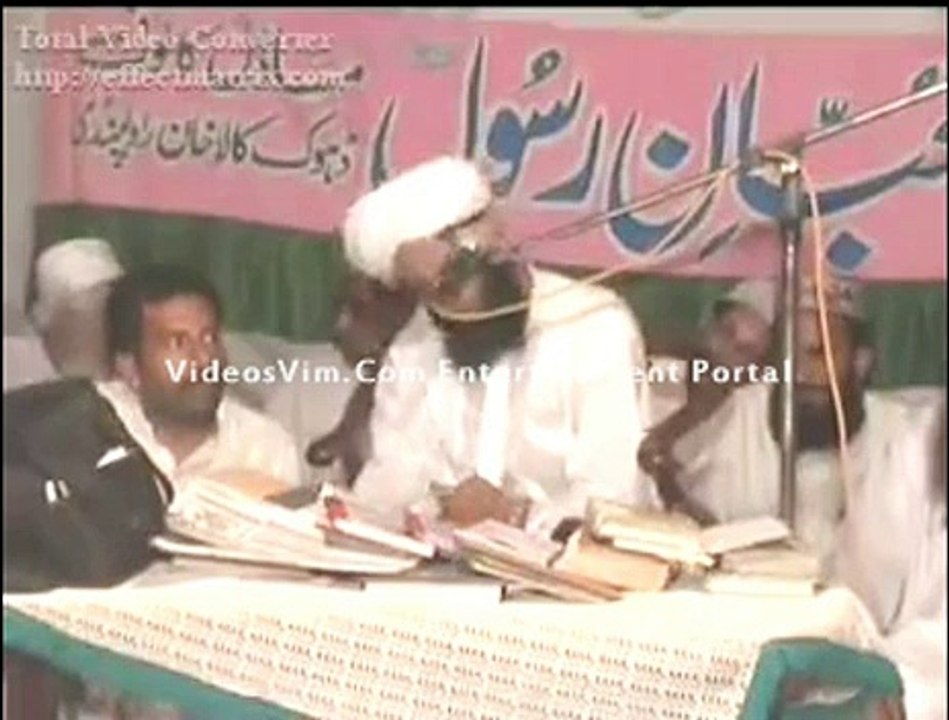 Is This A Molvi or Entertainer, Watch What He is Doing, Really Interesting Video_(new)
