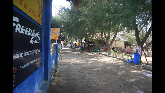 paket wisata lombok murah 2015 - situasi terbaru gili trawangan (sebelah timur pulau gili trawangan)