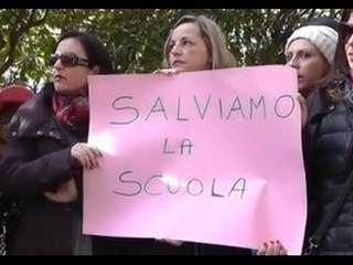 Portici (Napoli) - "Questo non è più l'asilo degli orrori" -2- (27.12.14)