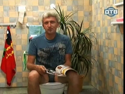 Naked and Funny Elevator in toilet