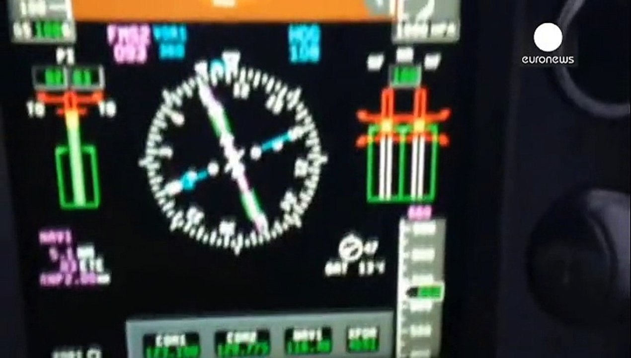 Ingovernabile il traghetto in fiamme. Niente vittime, ma il meteo ritarda i soccorsi