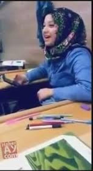 Emine Nur Bıçak - Denizde Karartı Var