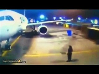 Un pilote d'avion se trompe de commande à l'aeroport. FAIL!