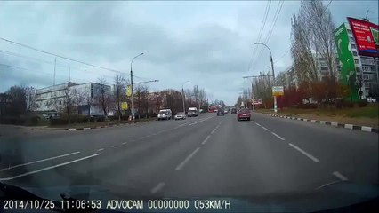 Driver does not see pedestrian in crosswalk