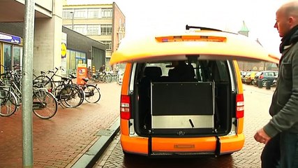 Rolstoelgebruikers hebben met Zonnebloemauto veel meer vrijheid - RTV Noord