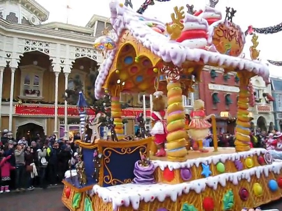 Disneyland Paris Parade de Noël 2014 en journée