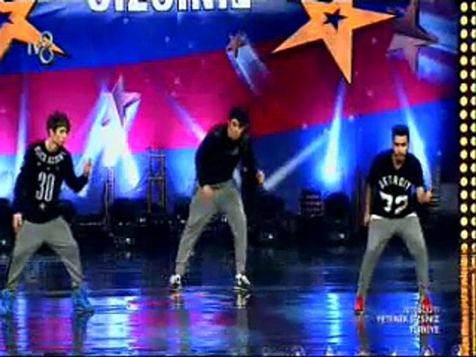 Yetenek Sizsiniz Türkiye 27.Bölüm izle 28 Aralık 2014 part3