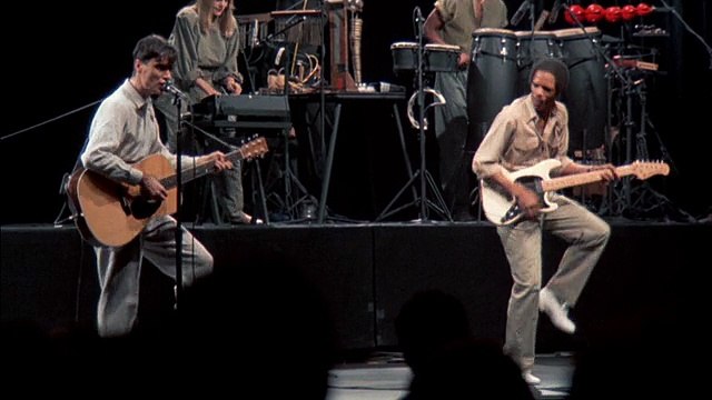 Talking Heads - Burning down the House (1984) Live