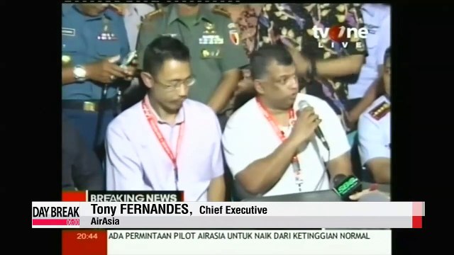 Search for missing AirAsia flight to resume at first light