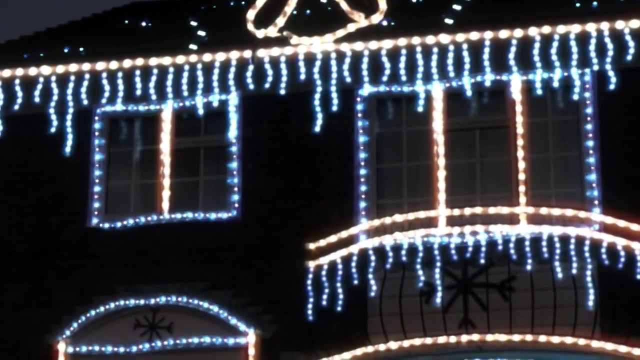 Neighbours Take Revenge On Christmas Lights Show