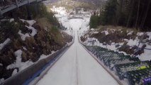 Nouveau record du monde de saut à Ski... Un homme volant?!