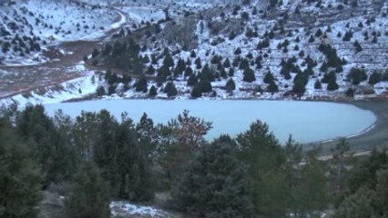 Ardıçlı Gölü Buz Tuttu