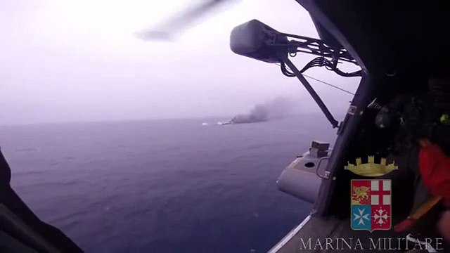 Corfù (Grecia) - Traghetto in fiamme ''Norman Atlantic'' - Elicottero -3- (28.12.14)