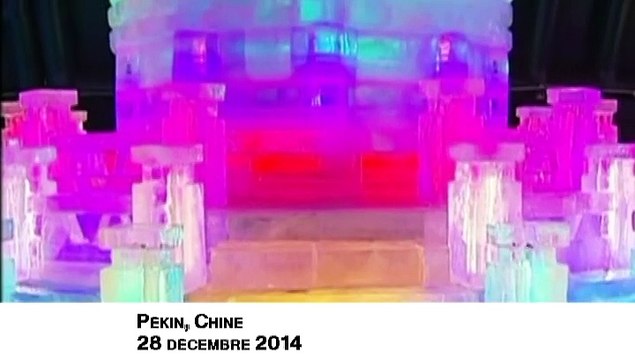 Des artistes créent une monumentale cité de glace à Pékin