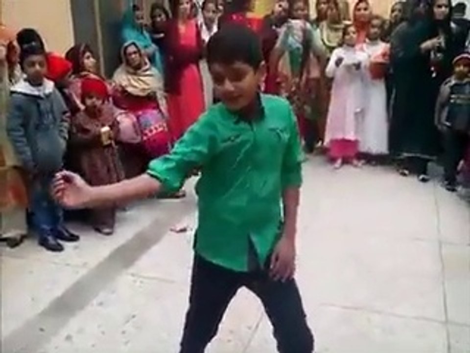 Awsome Dance  on Love Dose by little yoyo