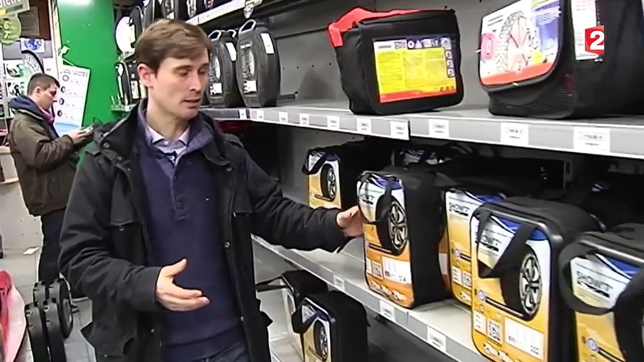 Pneus neige, chaînes, chaussettes... Comment bien s'équiper avant de prendre la route en hiver