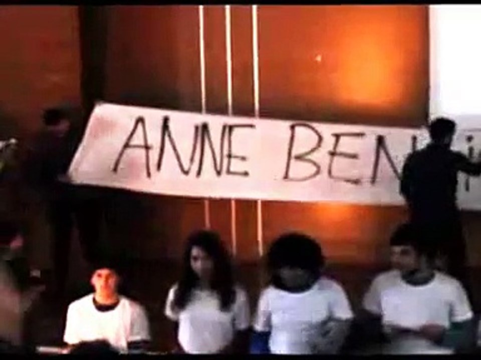 Barbarları Beklerken (anne ben barbar mıyım) Anne ben insan mıyım