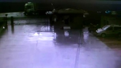 5 Kişinin Yaralandığı Kaza Güvenlik Kamerasında