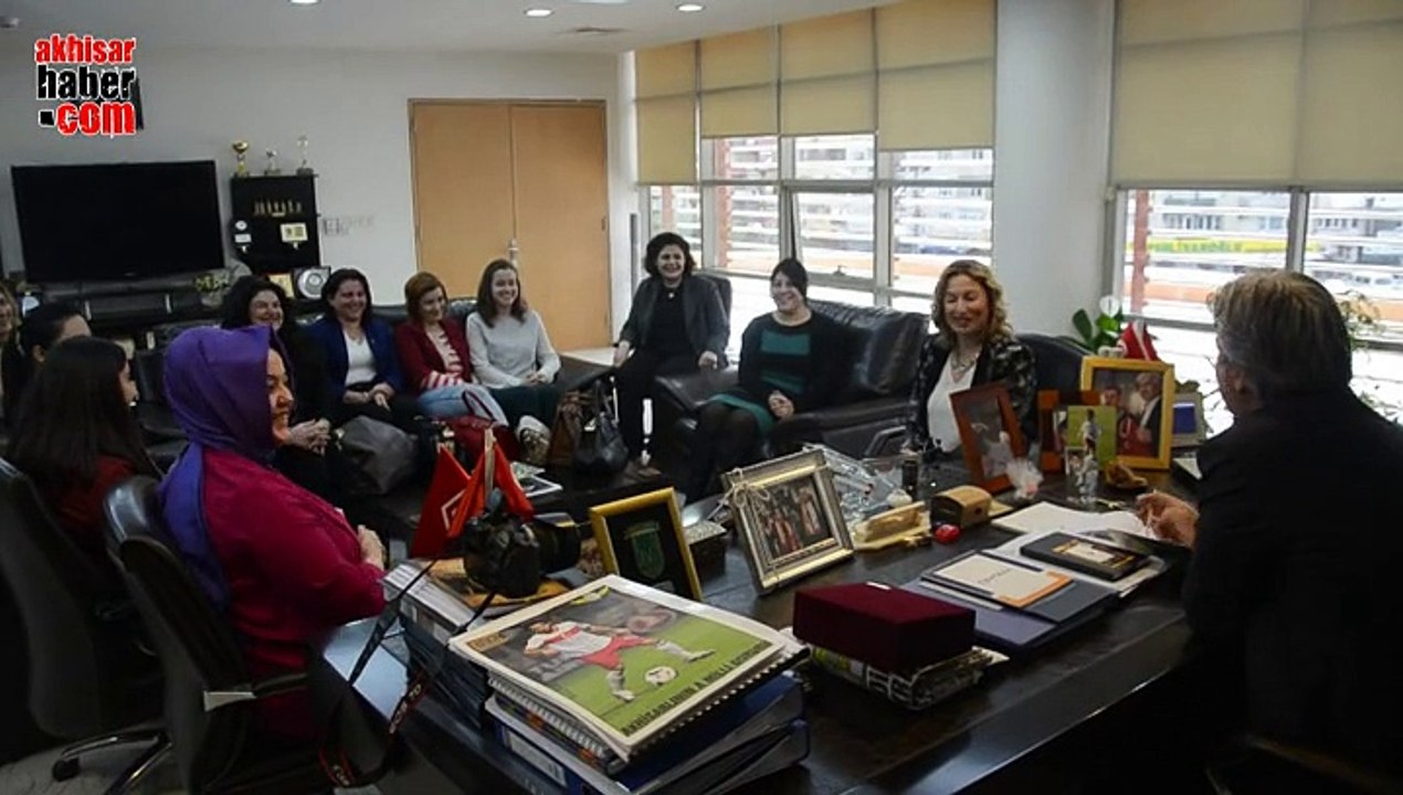Akhisar Kent Konseyi Kadın Meclisinden Başkan Hızlı’ya Ziyaret