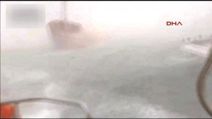 Türk Kargo Gemisi Böyle Battı... O Anlar Amatör Kamerada...