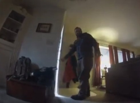 Que font les chiens lorsque leurs propriétaires quittent la maison ?