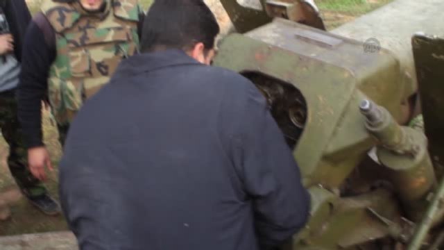 İslami Cephe, Suriye Rejim Güçlerinin Karargahına Saldırı Düzenledi