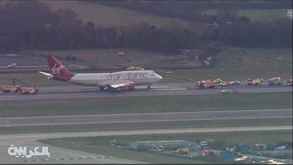 .. لحظة هبوط طائرة فيرجين بسبب عطل فني بمطار غاتويك البريطاني