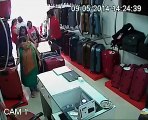 Women robbery in the shop-Five Women Robbed The Shop - Video Dailymotion