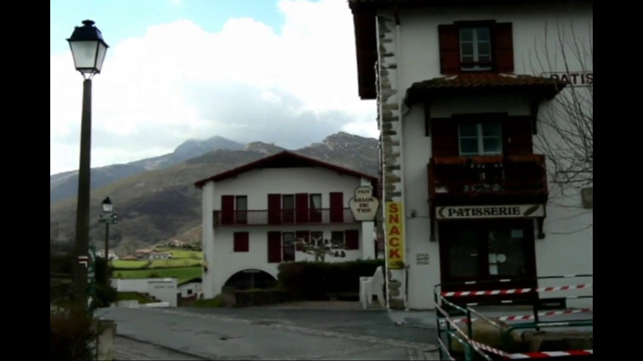 Visite du village de Sare au Pays-Basque