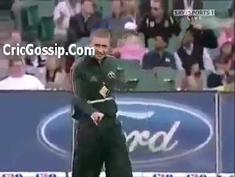Australians doing funny mimicry on Cricket field Crazy! LOL