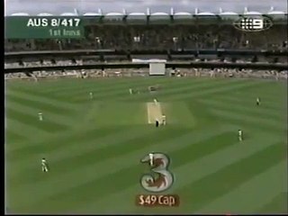 Brett Lee vs Darren Powell, Powell wins the battle